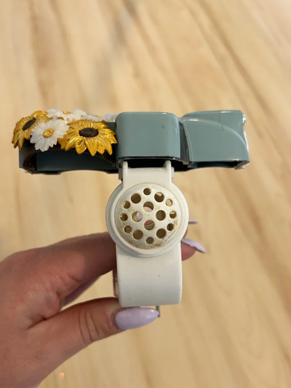 🩵🌼 barely used flower shop truck wallflower plug in from bath and body works - Picture 5 of 5